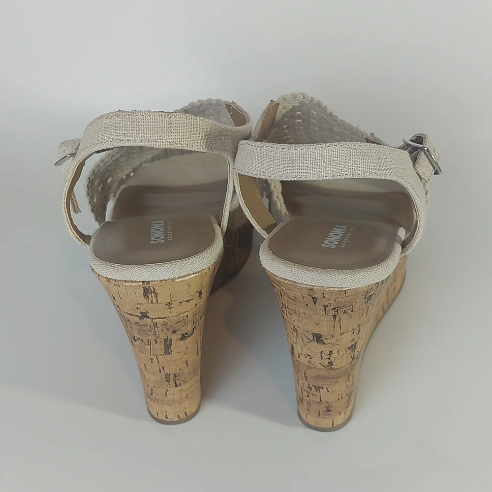 Sonoma features woven